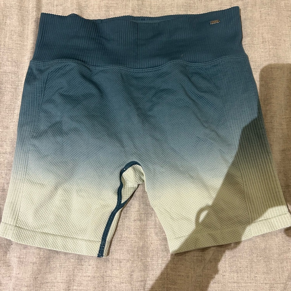 Victoria secret PINK biker shorts - great condition!
